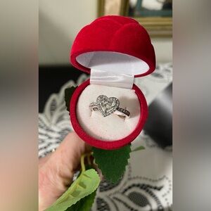 🌸NEW Heart-Shaped Silver Ring in Long Stem Ring Box Rose Size 7